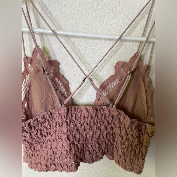 Free People Pink lace feminine bralette - Picture 4 of 7